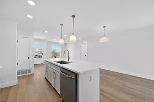 642 Botany Bay Dr, Dallas, TX 75211 - Photo 9