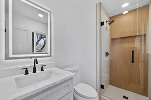 642 Botany Bay Dr, Dallas, TX 75211 - Photo 21