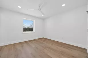 642 Botany Bay Dr, Dallas, TX 75211 - Photo 19