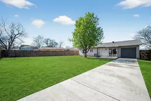 642 Botany Bay Dr, Dallas, TX 75211 - Photo 23