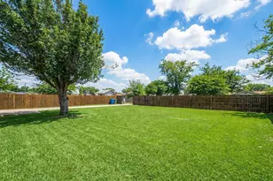 642 Botany Bay Dr, Dallas, TX 75211 - Photo 25