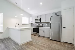 523 N Ewing Ave, Dallas, TX 75203 - Photo 1
