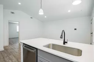 523 N Ewing Ave, Dallas, TX 75203 - Photo 3