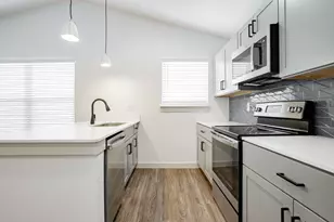 523 N Ewing Ave, Dallas, TX 75203 - Photo 1