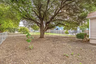 304 W Railroad Ave, Godley, TX 76044 - Photo 15