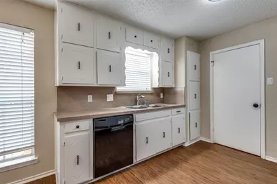 7436 Timberhill Drive, North Richland Hills, TX 76182 - Photo 11