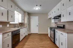 7436 Timberhill Dr, North Richland Hills, TX 76182 - Photo 9