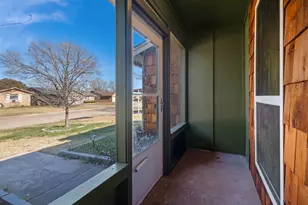 4424 Tiptop St, Haltom City, TX 76117 - Photo 5