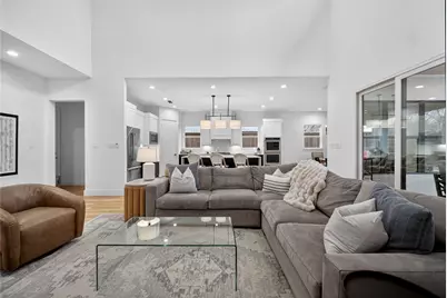 9527 Biscayne Boulevard, Dallas, TX 75218 - Photo 7