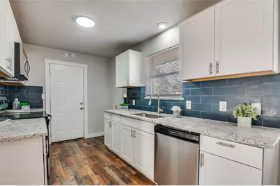 113 Brook Hollow Drive, DeSoto, TX 75115 - Photo 7