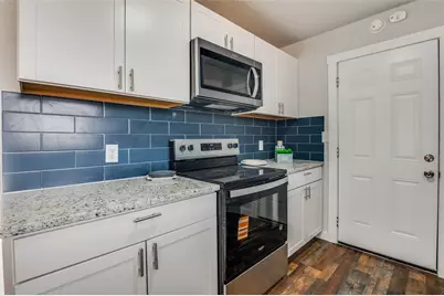 113 Brook Hollow Drive, DeSoto, TX 75115 - Photo 9