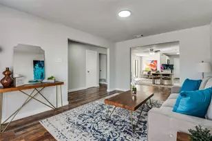 113 Brook Hollow Dr, DeSoto, TX 75115 - Photo 3