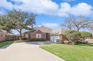 7009 Oak Hills Ct, North Richland Hills, TX 76182 - Photo 1