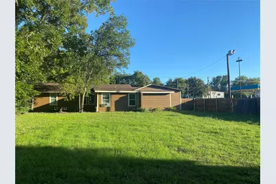 1205 E Henderson Street, Cleburne, TX 76031 - Photo 1