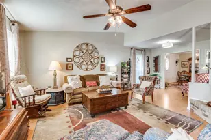 7430 Cloverglen Dr, Dallas, TX 75249 - Photo 5