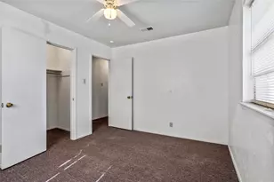 724 E Mustang St, Crowley, TX 76036 - Photo 15