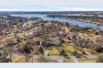 716 Kiowa Drive E, Lake Kiowa, TX 76240 - Photo 25