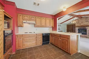 716 Kiowa Dr E, Gainesville, TX 76240 - Photo 5