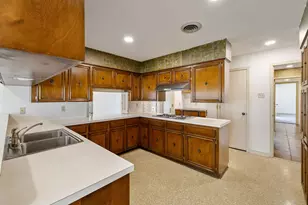 3808 Cabeza De Vaca Cir, Irving, TX 75062 - Photo 11