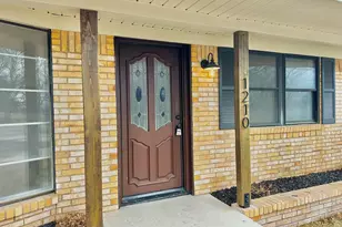 1210 E Jefferson St, Van Alstyne, TX 75495 - Photo 3