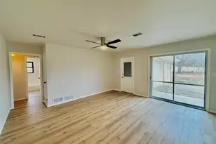 1210 E Jefferson St, Van Alstyne, TX 75495 - Photo 9