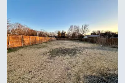 700 W College Street, Mesquite, TX 75149 - Photo 3