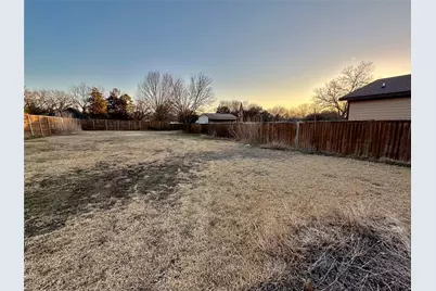 700 W College Street, Mesquite, TX 75149 - Photo 5