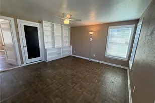 2829 Falls Dr, Dallas, TX 75211 - Photo 7