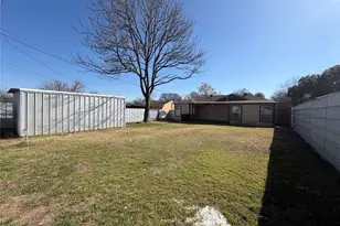 2829 Falls Dr, Dallas, TX 75211 - Photo 11