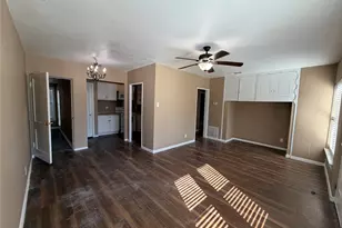 2829 Falls Dr, Dallas, TX 75211 - Photo 5