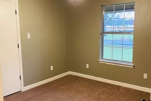 506 S Austin, Wolfe City, TX 75496 - Photo 15