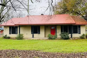 506 S Austin, Wolfe City, TX 75496 - Photo 1