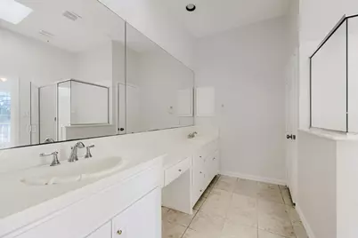 8115 Dogwood Lane, Irving, TX 75063 - Photo 17