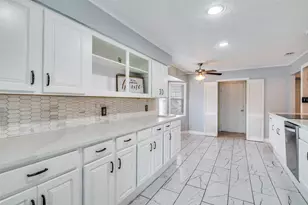 5302 Heather Glen Dr, Garland, TX 75043 - Photo 9