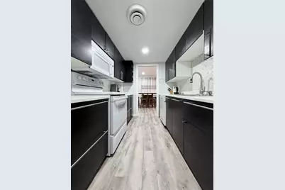 576 E Avenue J #B, Grand Prairie, TX 75050 - Photo 13