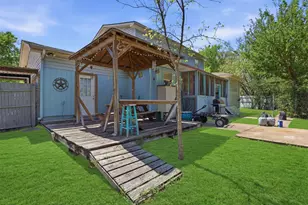 500 W Rucker St, Granbury, TX 76048 - Photo 27