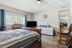 500 W Rucker St, Granbury, TX 76048 - Photo 21