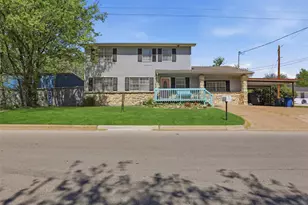 500 W Rucker St, Granbury, TX 76048 - Photo 35