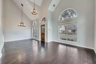 445 Moonlight Way, Irving, TX 75063 - Photo 5