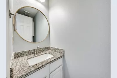 445 Moonlight Way, Irving, TX 75063 - Photo 15
