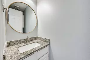 445 Moonlight Way, Irving, TX 75063 - Photo 15