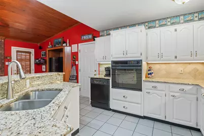 224 Autumn Wood Trail, Gun Barrel City, TX 75156 - Photo 9