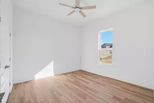 328 Slimp Blf, Azle, TX 76020 - Photo 27