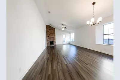 2108 Woodland Oaks Drive, Arlington, TX 76013 - Photo 3