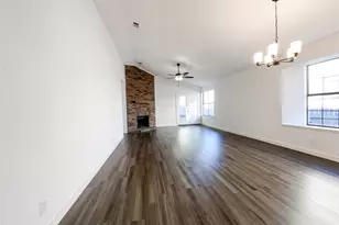 2108 Woodland Oaks Dr, Arlington, TX 76013 - Photo 3