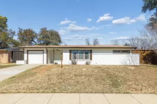 6233 Windermere Pl, Fort Worth, TX 76112 - Photo 3