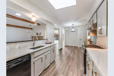 2714 Carriage Lane, Carrollton, TX 75006 - Photo 11