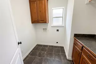 1817 Colorado Ct, Burleson, TX 76028 - Photo 9