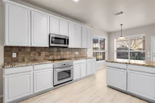 211 Nutmeg Ln, Euless, TX 76039 - Photo 9