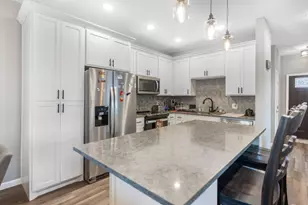 207 S James St, Alvarado, TX 76009 - Photo 7